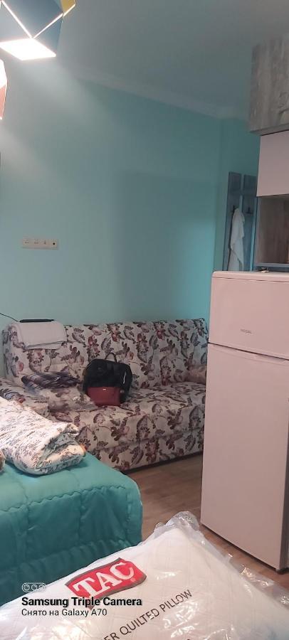 Студия Радуга у моря Батуми Экстерьер фото