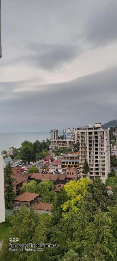 Студия Радуга у моря Батуми Экстерьер фото